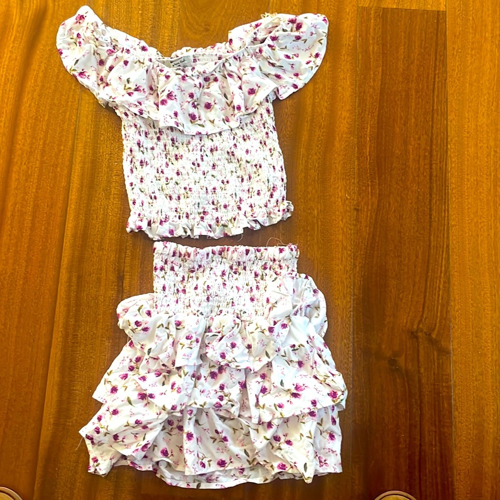 Skirt and top set